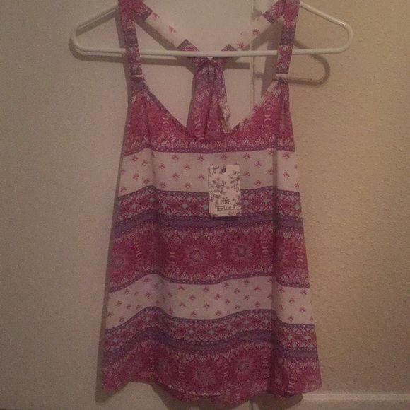 Pretty top - Picture 1 of 1